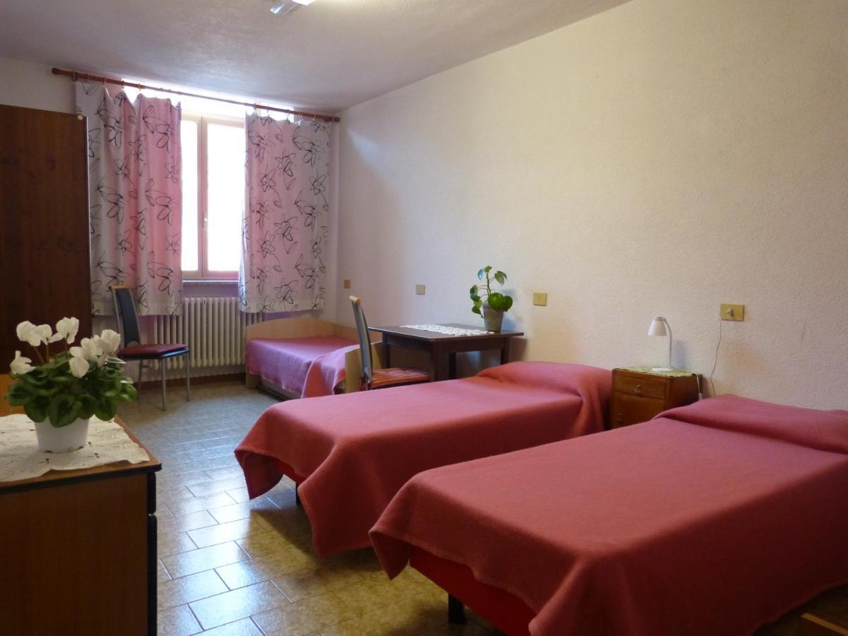 Ostello Al Deserto Chiavenna Exterior photo